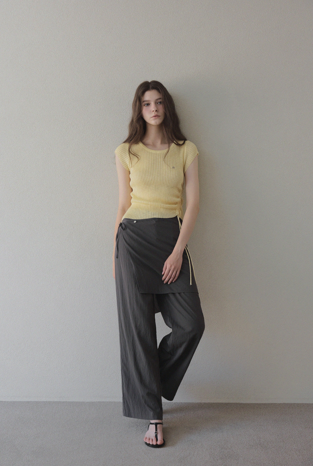 [TWEE] Holdy Asymmetrical String Short Sleeve Knit-3