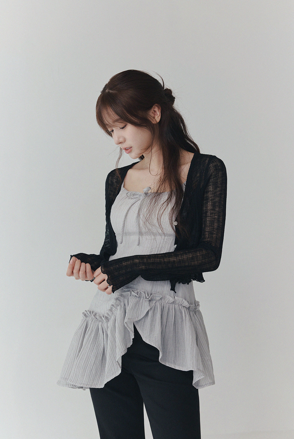 [TWEE] Ledel Asymmetric Ruffle Sleeveless Blouse-3