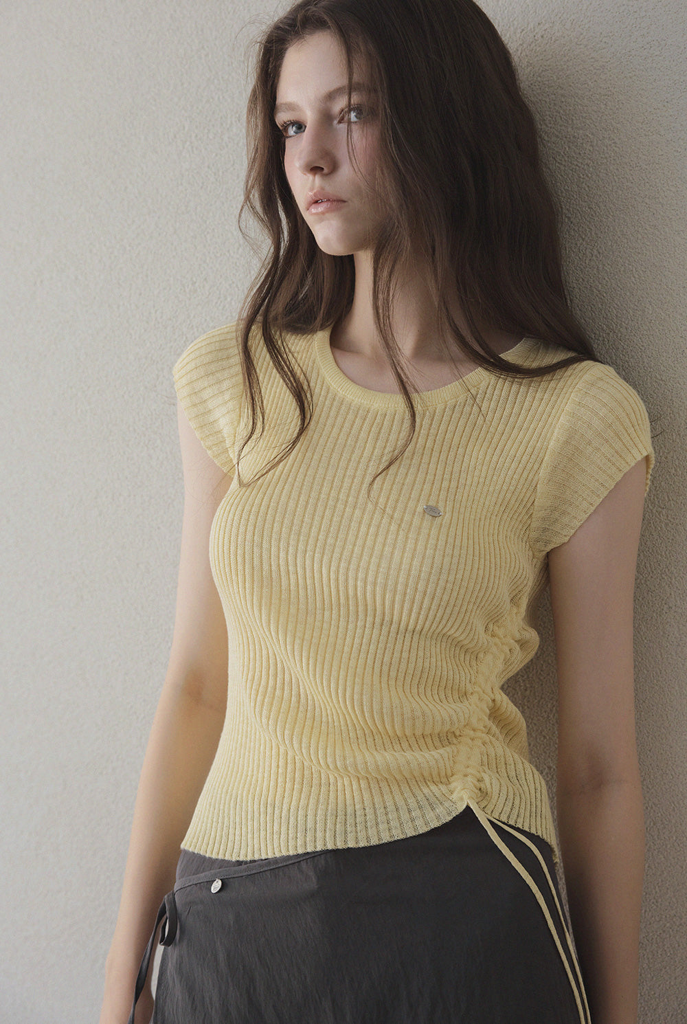 [TWEE] Holdy Asymmetrical String Short Sleeve Knit-1